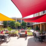 Sombra en patios de comunidad: toldos que se instalan a menudo